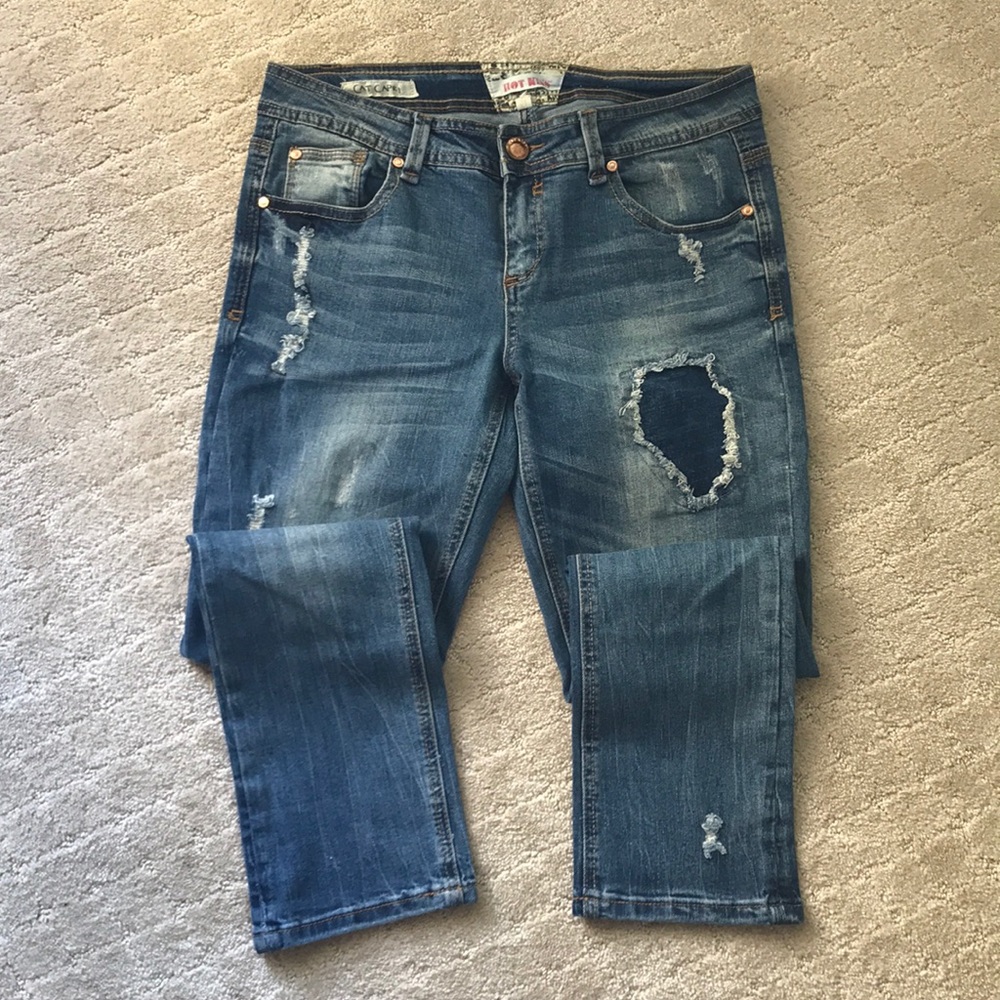 EUC Hot Kiss Cat Capri distressed blue denim jeans